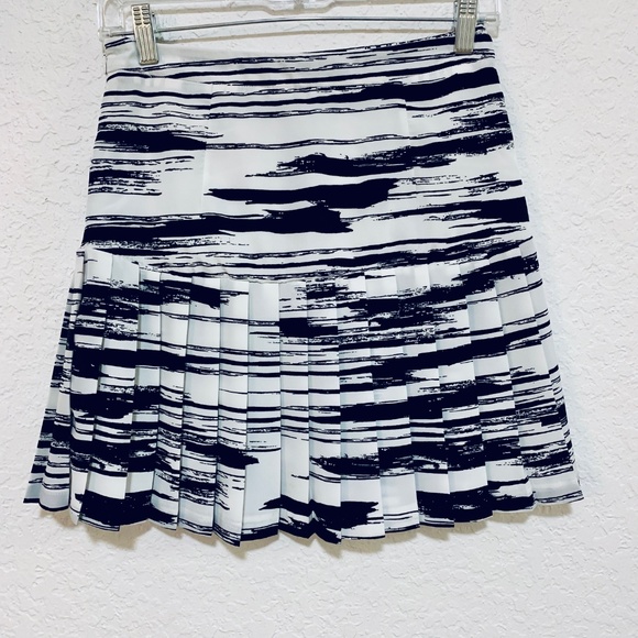 Banana Republic Abstract Print Mini Skirt - Picture 4 of 5